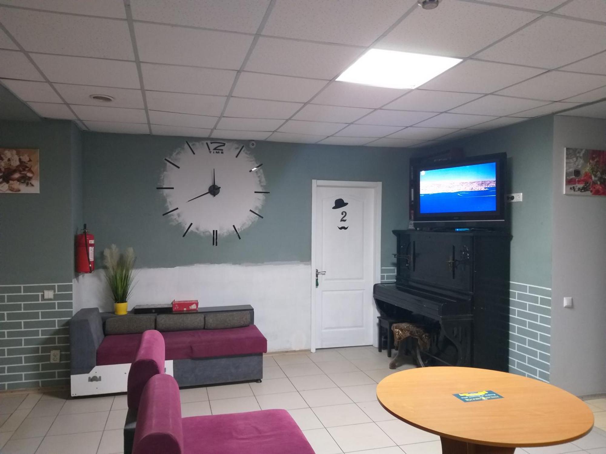 Sherlock Hotel Charkiv Esterno foto