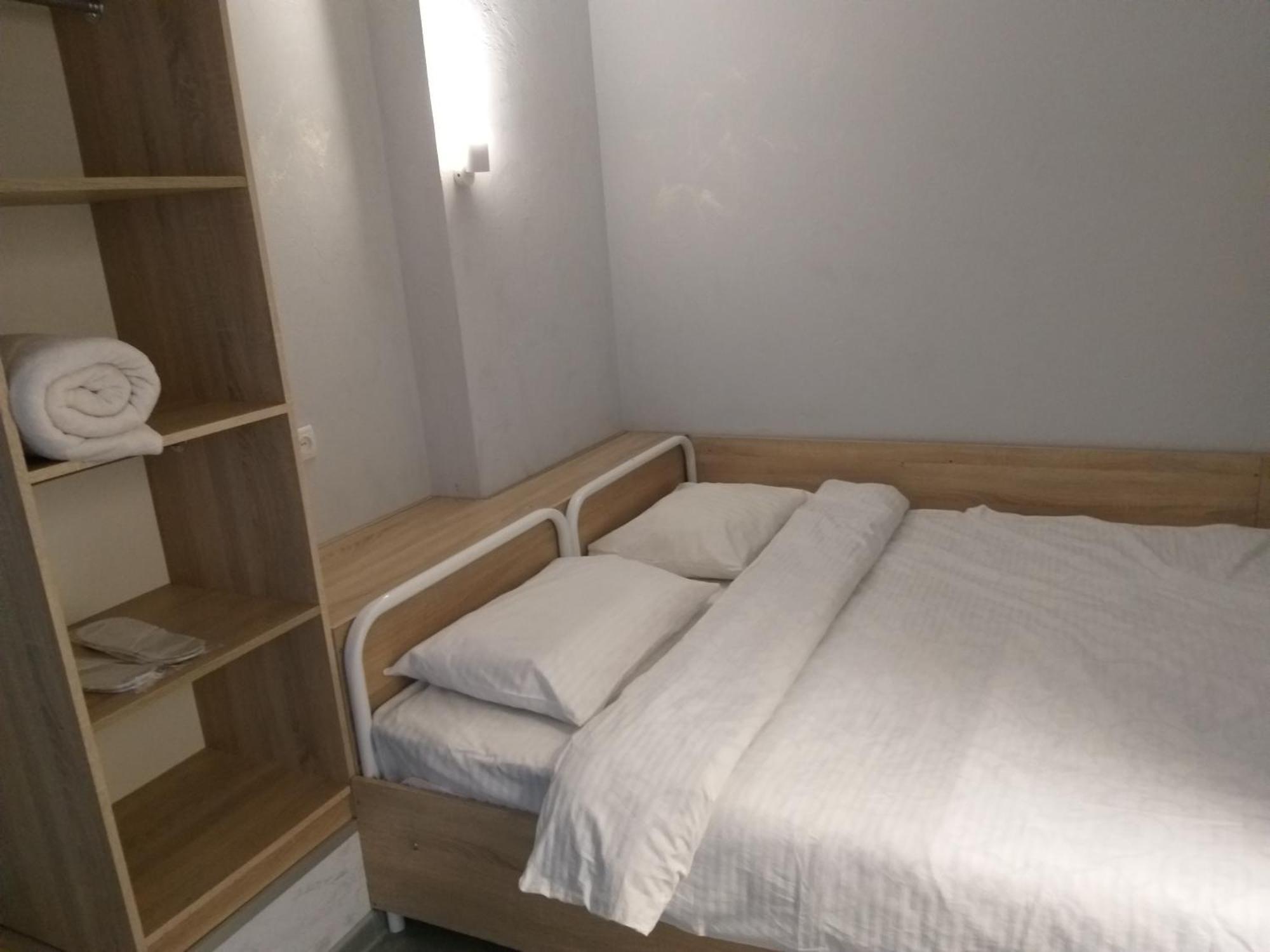 Sherlock Hotel Charkiv Esterno foto