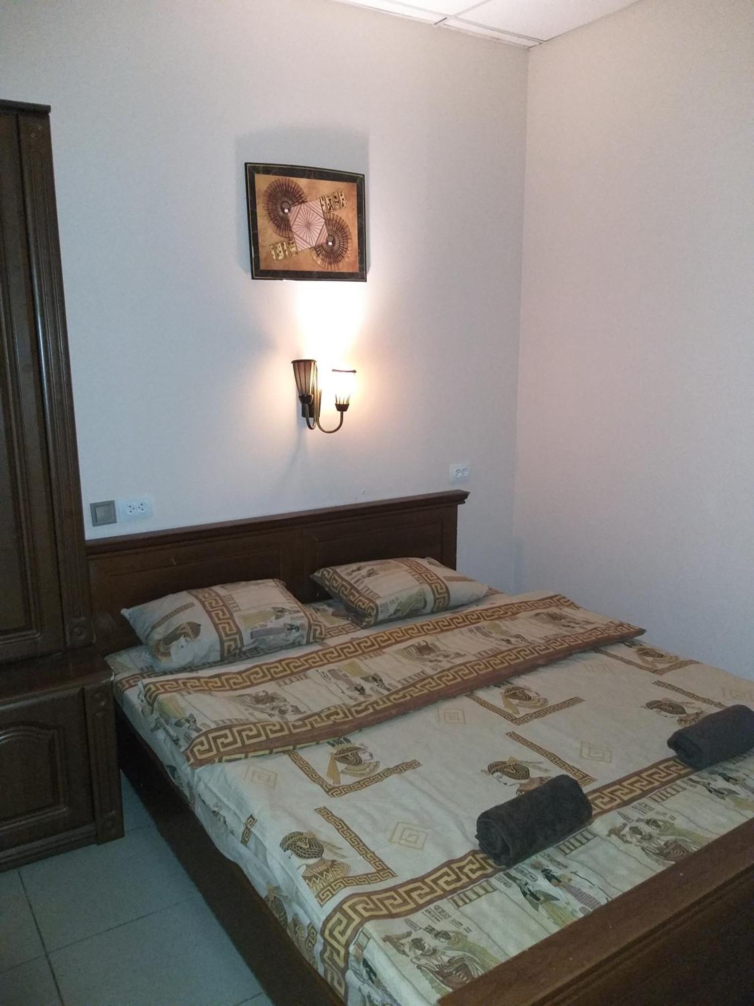 Sherlock Hotel Charkiv Esterno foto