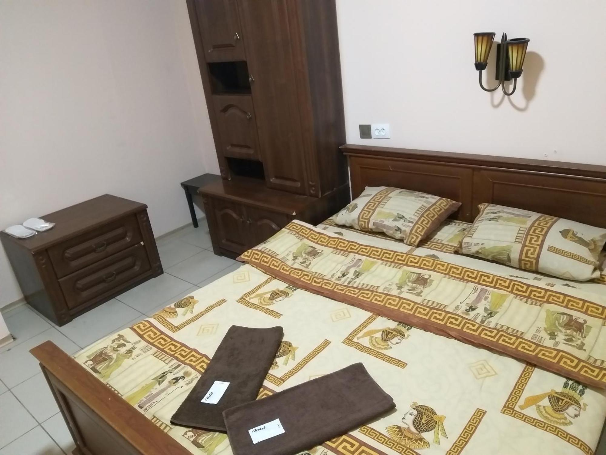 Sherlock Hotel Charkiv Esterno foto